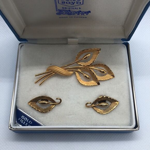 💛 Gold Filled Leaf Brooch & Earring Set - Picture 2 of 3